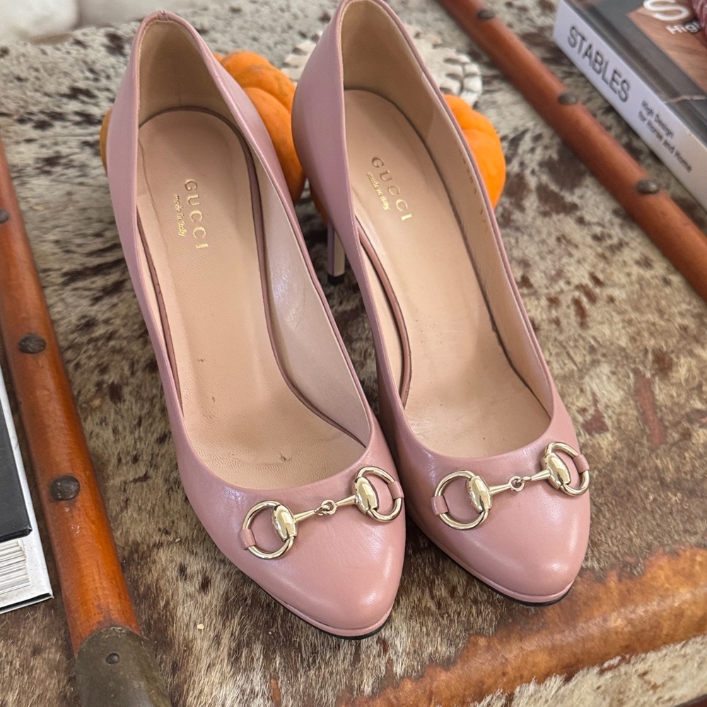 Gucci Pink Leather Heels with Gold horse bits